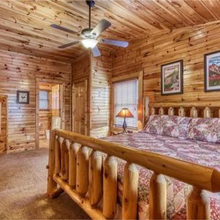 Dreams Come True With This Luxury Cabin! ガトリンバーグ エクステリア 写真