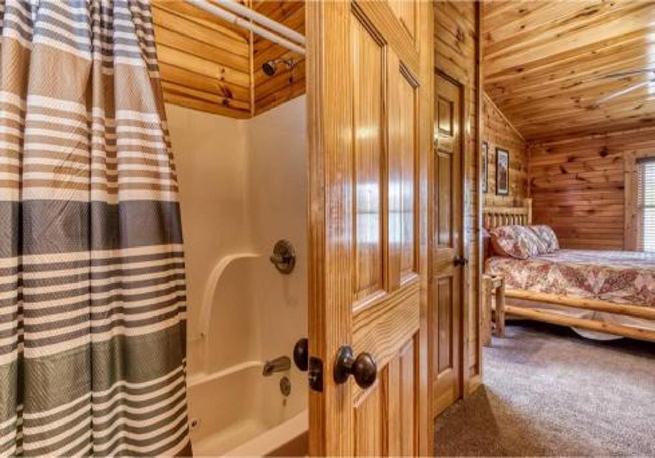 Dreams Come True With This Luxury Cabin! ガトリンバーグ エクステリア 写真
