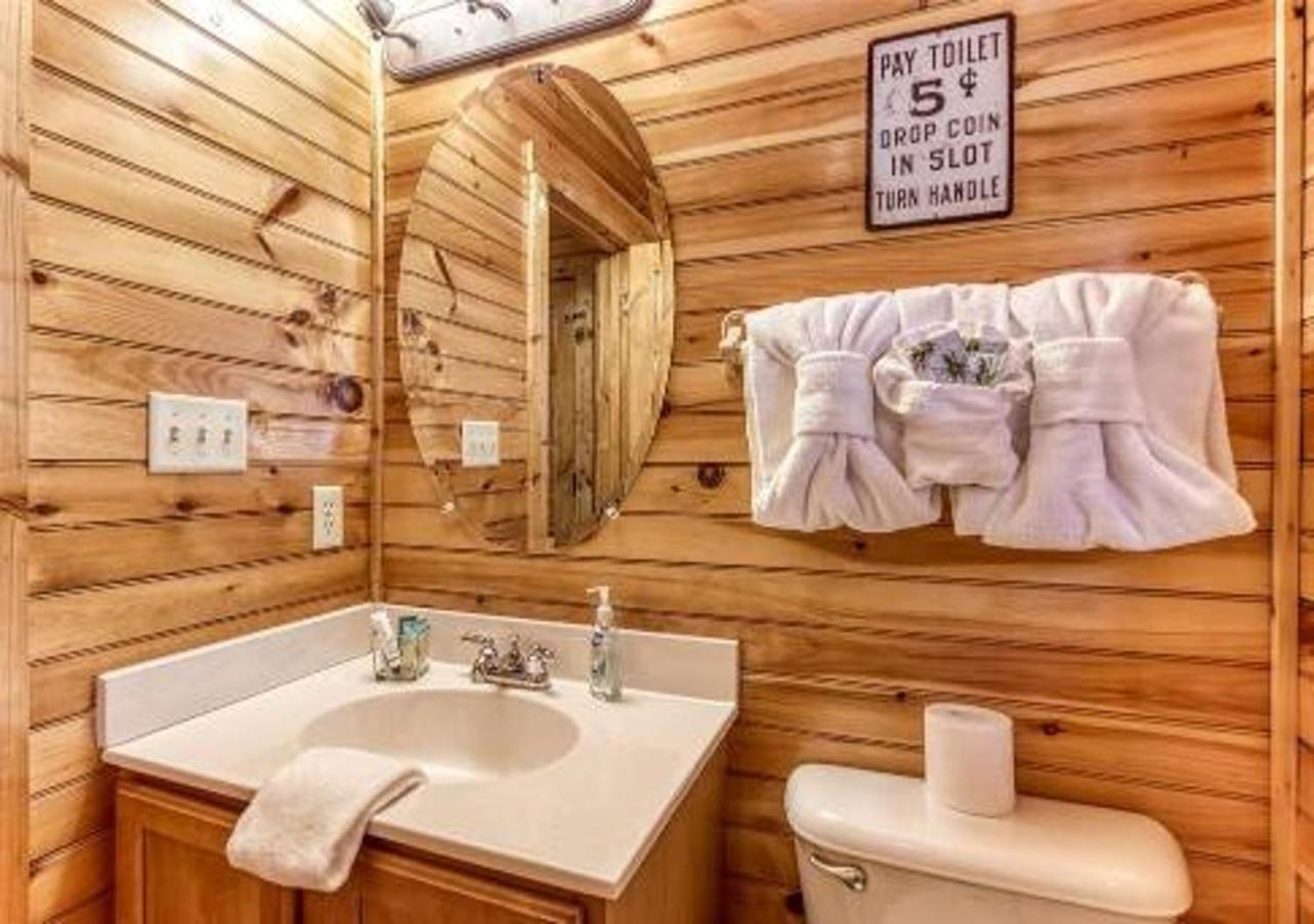 Dreams Come True With This Luxury Cabin! ガトリンバーグ エクステリア 写真