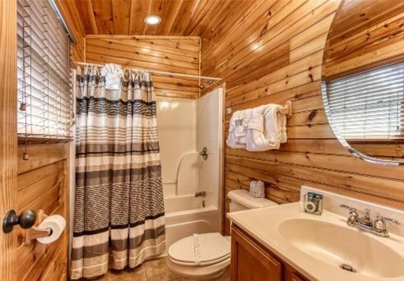Dreams Come True With This Luxury Cabin! ガトリンバーグ エクステリア 写真