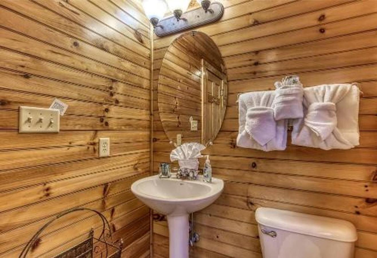 Dreams Come True With This Luxury Cabin! ガトリンバーグ エクステリア 写真