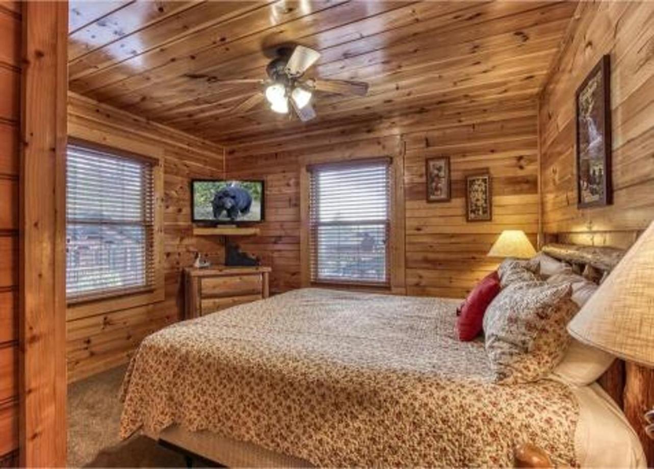 Dreams Come True With This Luxury Cabin! ガトリンバーグ エクステリア 写真