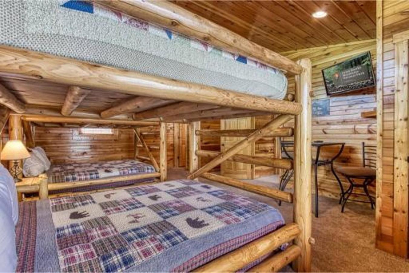 Dreams Come True With This Luxury Cabin! ガトリンバーグ エクステリア 写真