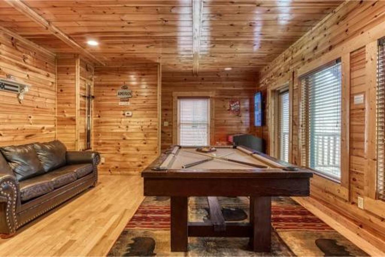 Dreams Come True With This Luxury Cabin! ガトリンバーグ エクステリア 写真